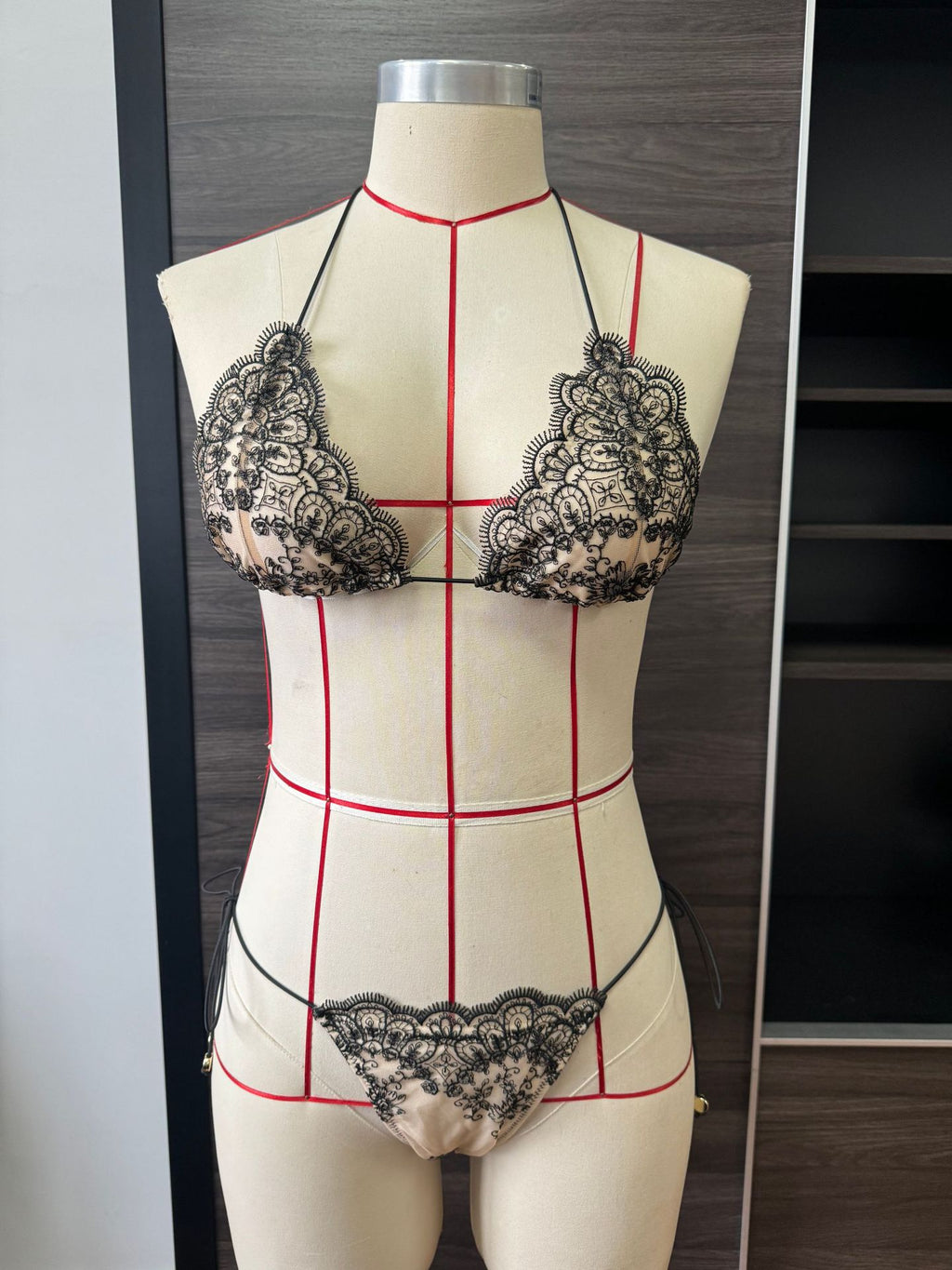 Sexy Lace Bikini Set with Tie-Up Detail, Two-Tone Edge, Split Swimsuit for Women